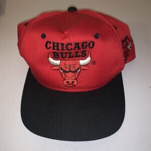 Vintage 90s Chicago Bulls NBA Red/Black The G Cap Embroidered Snapback Hat